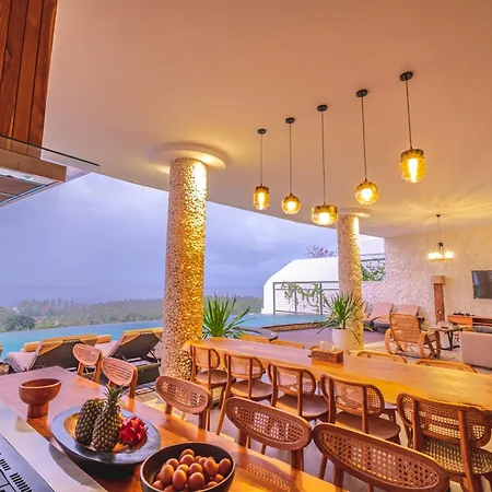 Villa Kaliente Toyapakeh Exterior photo